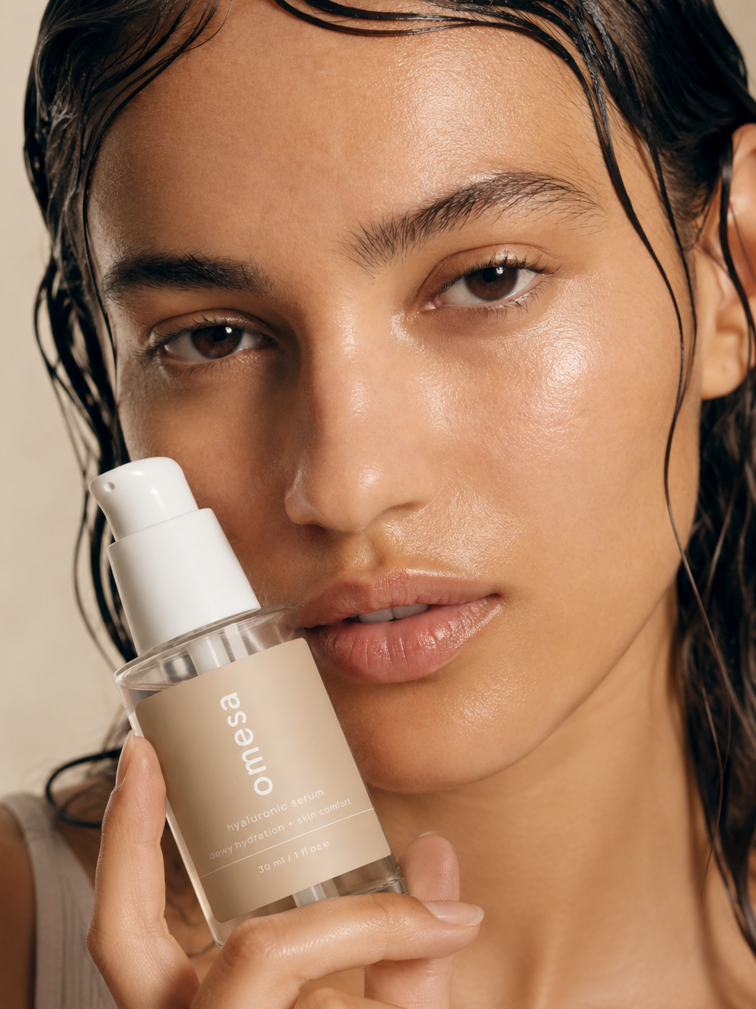 OMESA Hyaluron-Serum mit Sodium PCA für hydratisiert wirkende Haut